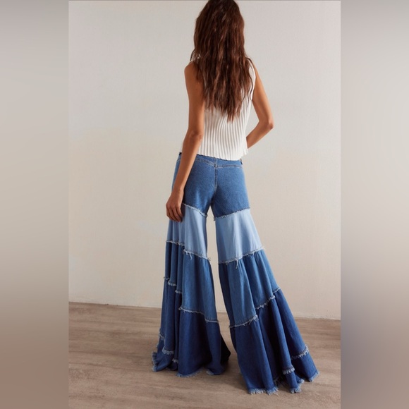 We the Free Dreamscape Tiered Wide-Leg Jeans in Indigo Illusion - size 32S NWT - Picture 3 of 9